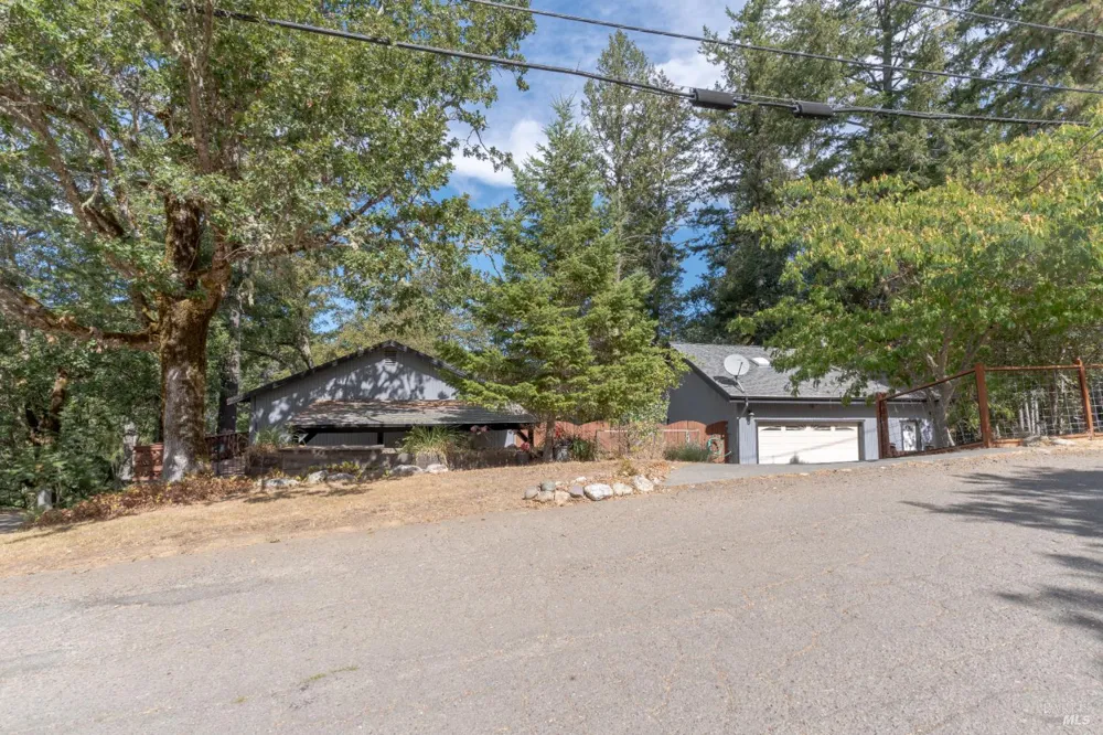 26760 Oriole Drive Willits, CA 95490