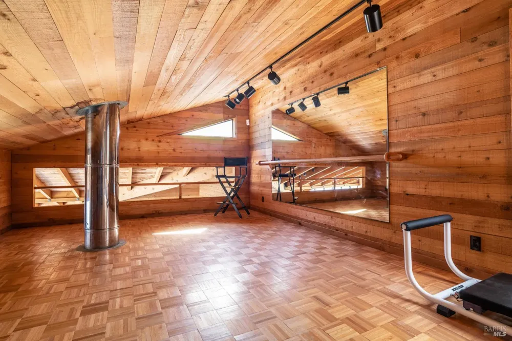 79 Seacape Drive Muir Beach, CA 94965