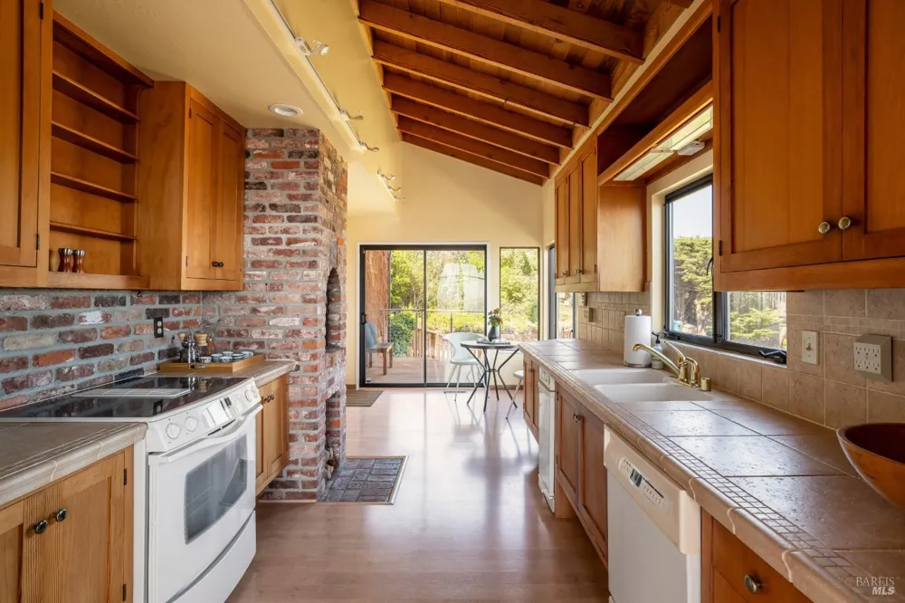 79 Seacape Drive Muir Beach, CA 94965