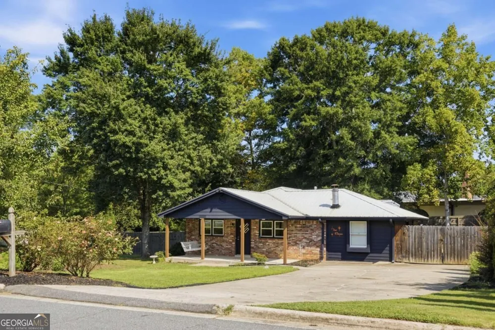 211 Brooke DR Alpharetta, GA 30009