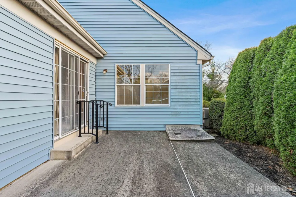 29 Hillsborough Drive #B Monroe, NJ 08831