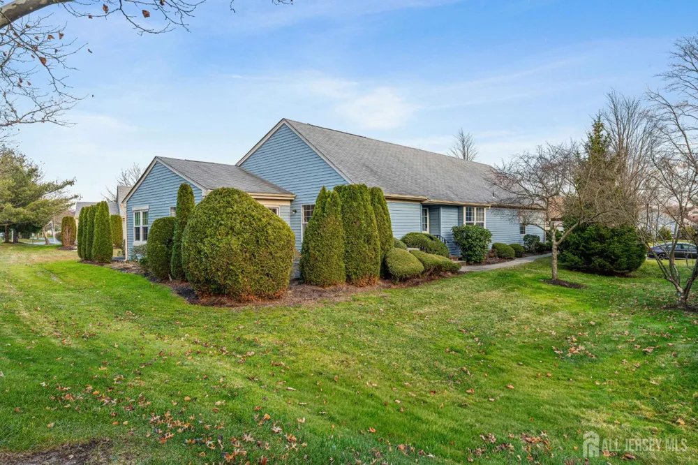 29 Hillsborough Drive #B Monroe, NJ 08831
