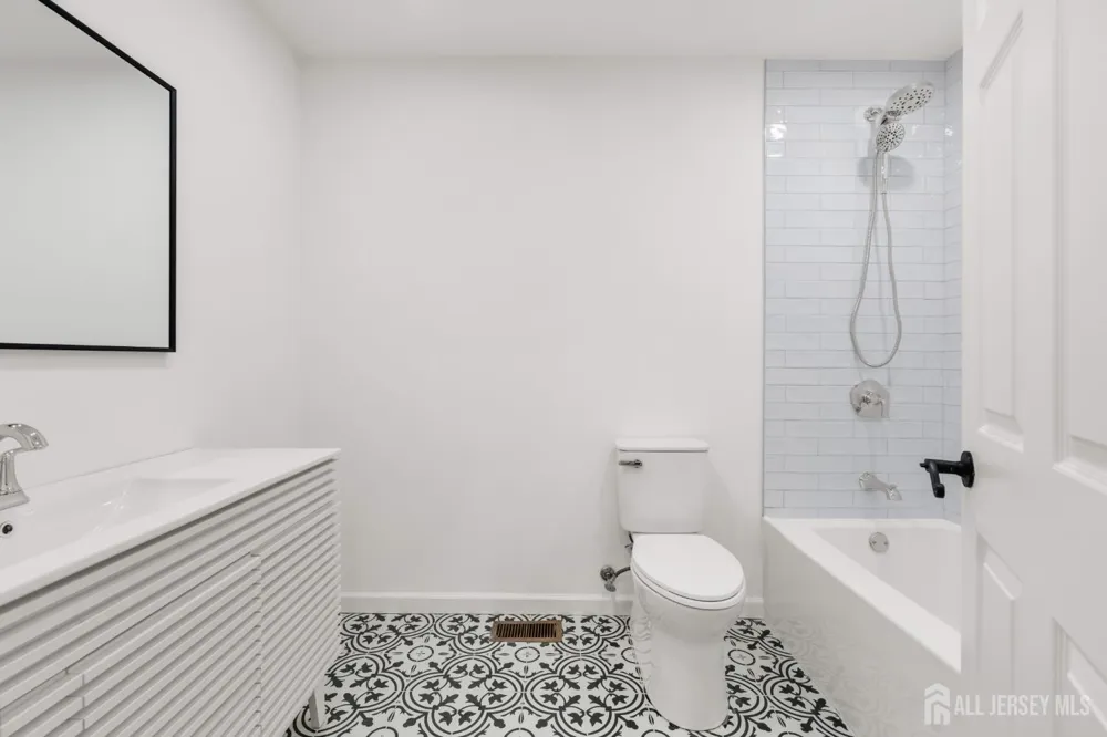 29 Hillsborough Drive #B Monroe, NJ 08831