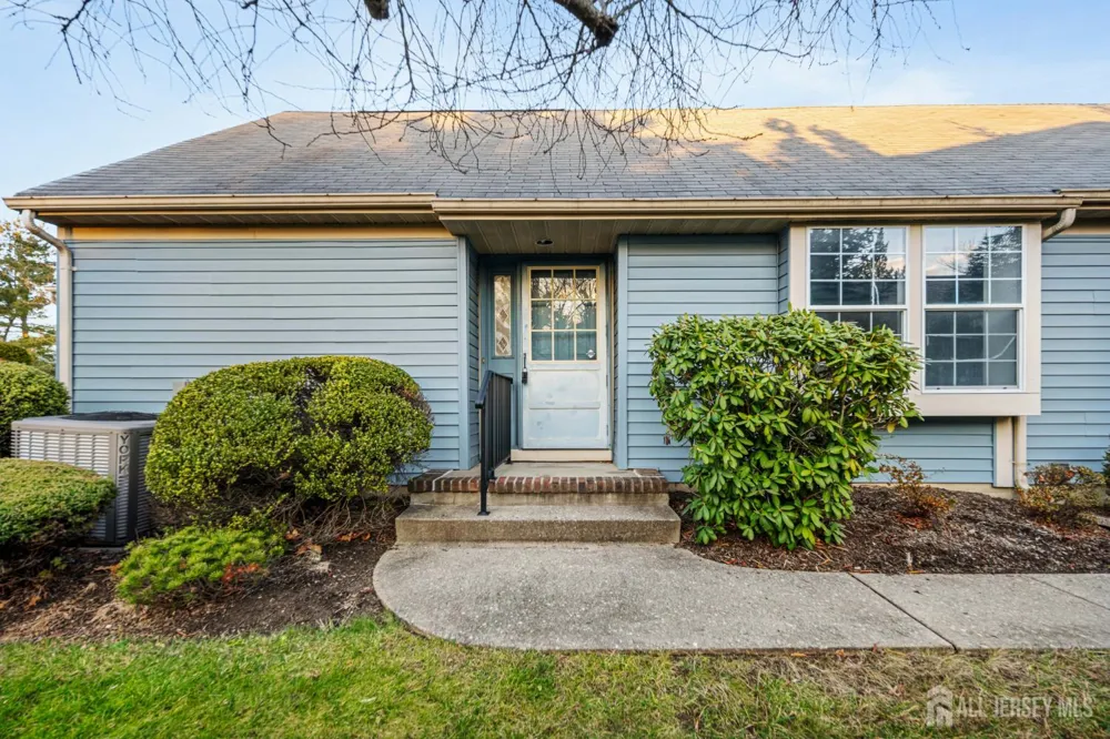 29 Hillsborough Drive #B Monroe, NJ 08831