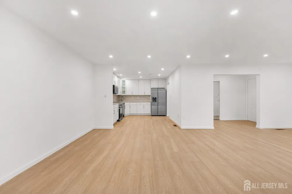 29 Hillsborough Drive #B Monroe, NJ 08831