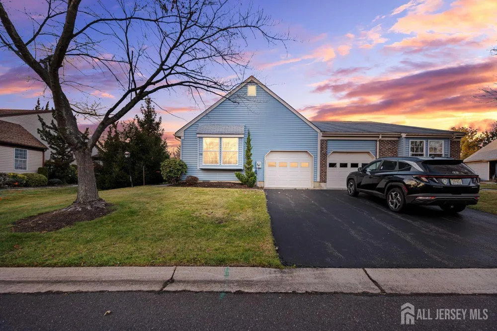 29 Hillsborough Drive #B Monroe, NJ 08831