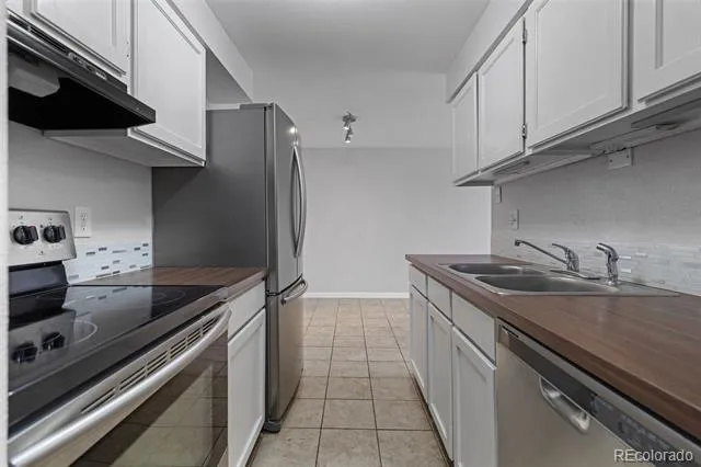209 E Highline Circle #302 Centennial, CO 80122