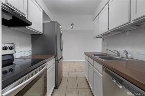 209 E Highline Circle #302