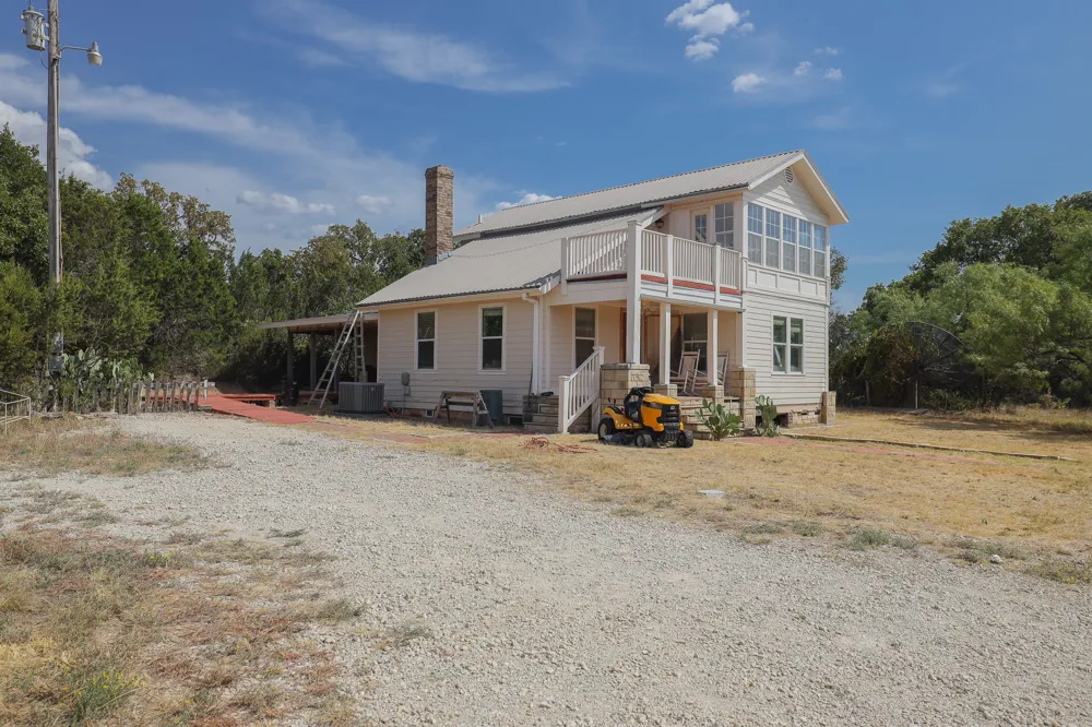 109 County Road 176 Ovalo, TX 79541