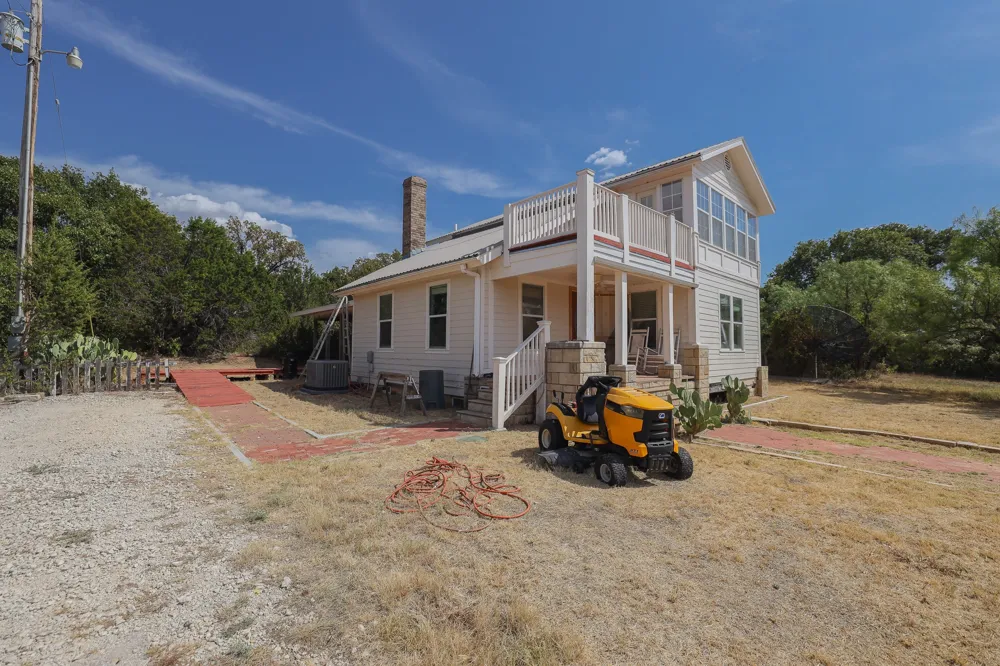 109 County Road 176 Ovalo, TX 79541