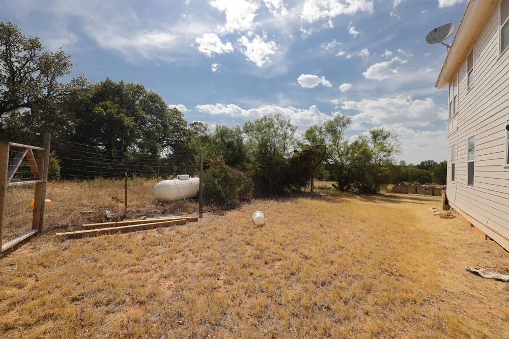 109 County Road 176 Ovalo, TX 79541
