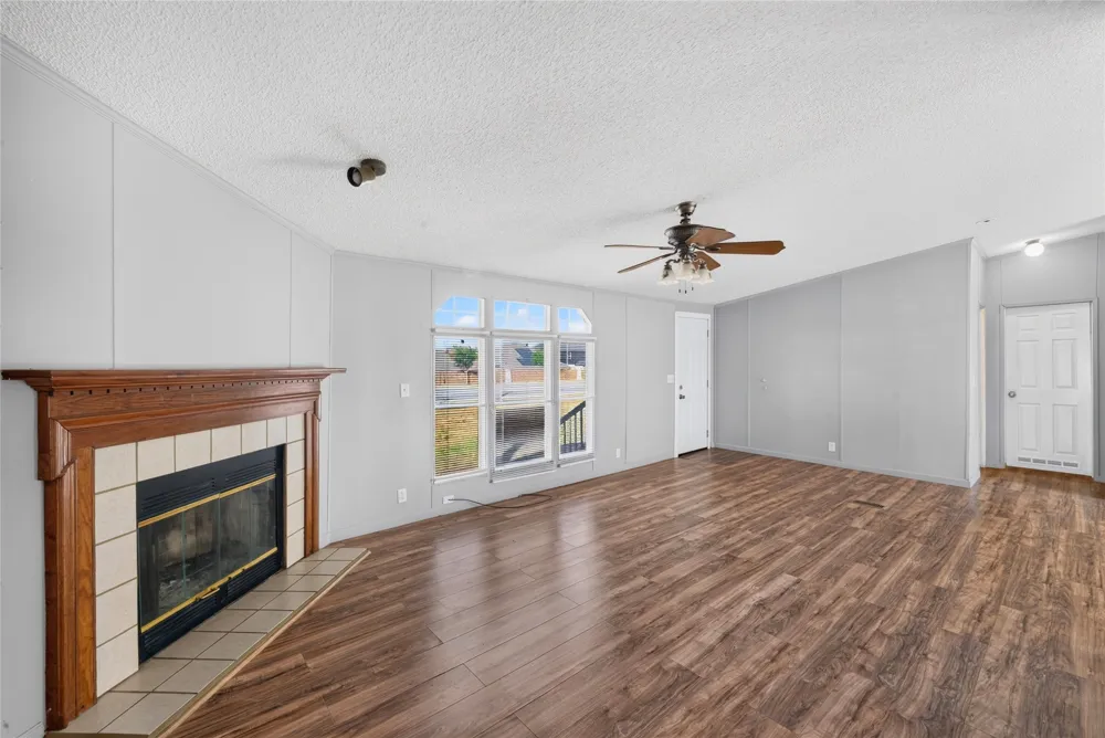 1341 Flying L Lane #11 Mansfield, TX 76063