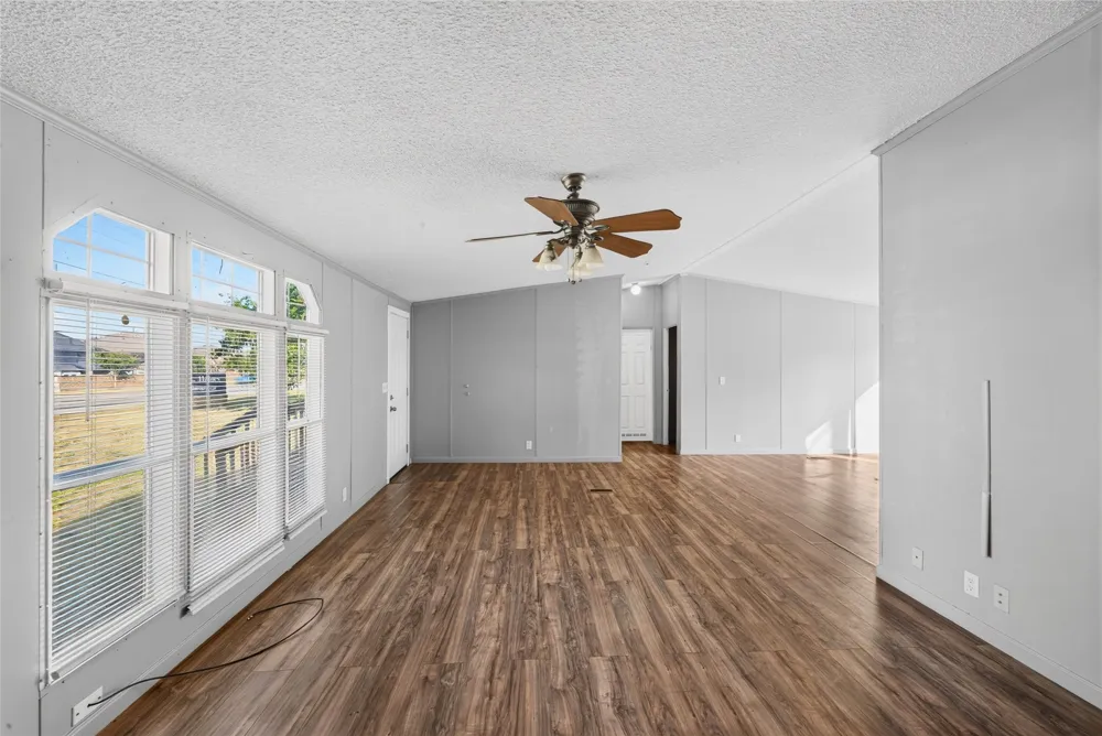 1341 Flying L Lane #11 Mansfield, TX 76063
