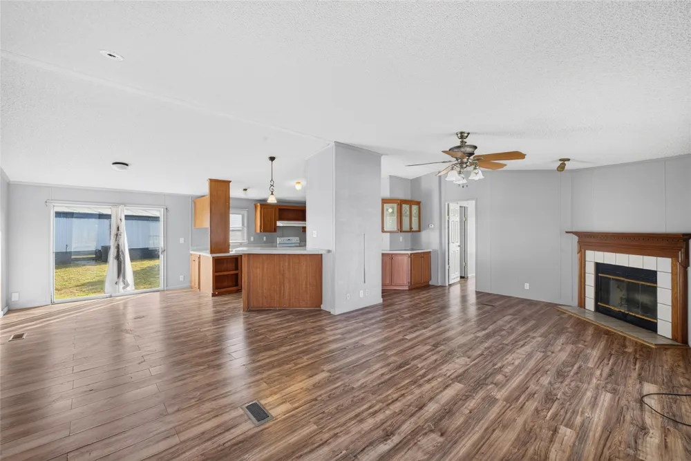 1341 Flying L Lane #11 Mansfield, TX 76063