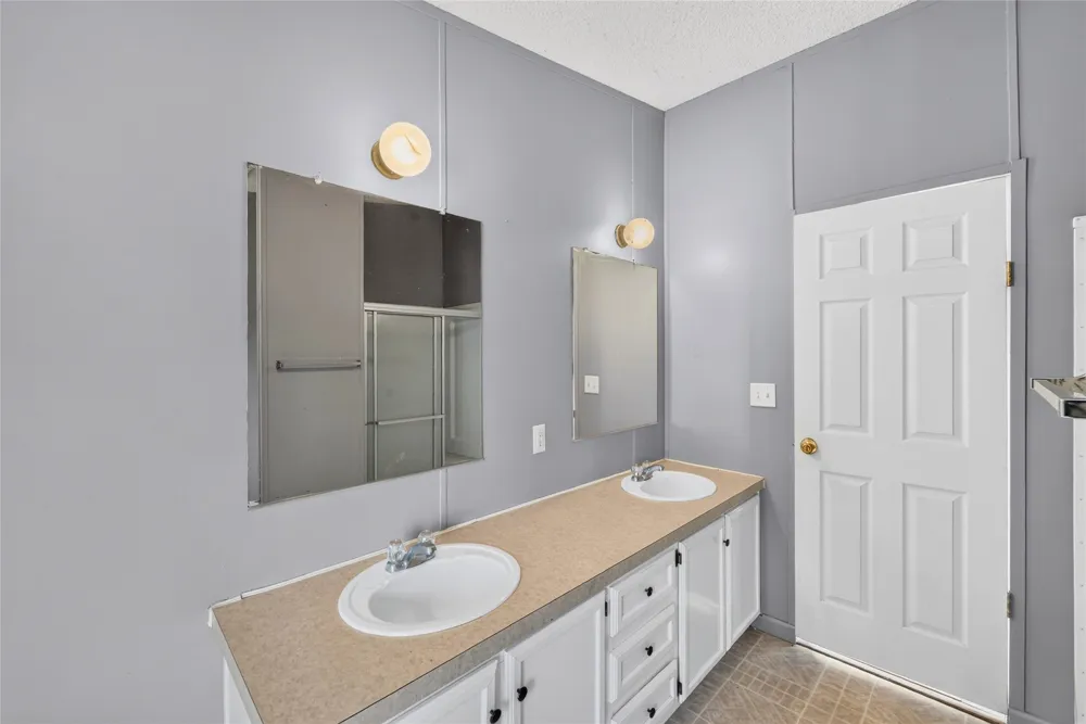 1341 Flying L Lane #11 Mansfield, TX 76063