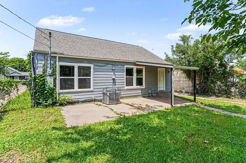 1108 E Robert Street Fort Worth, TX 76104