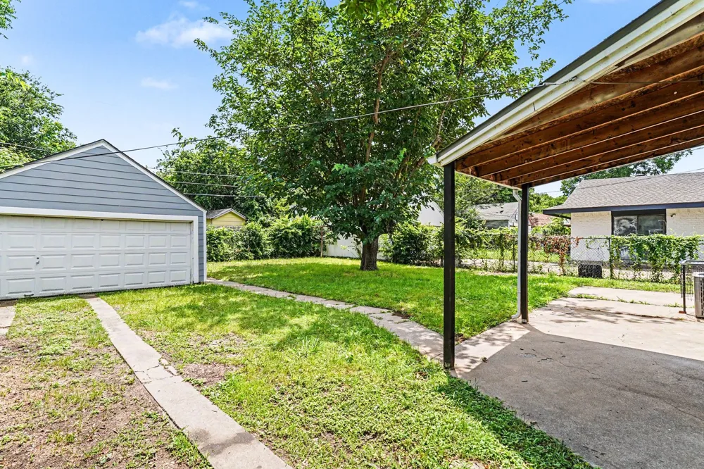 1108 E Robert Street Fort Worth, TX 76104