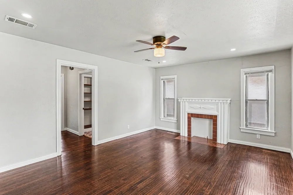 1108 E Robert Street Fort Worth, TX 76104