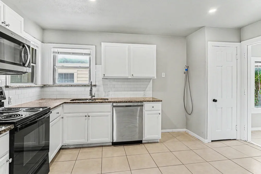 1108 E Robert Street Fort Worth, TX 76104