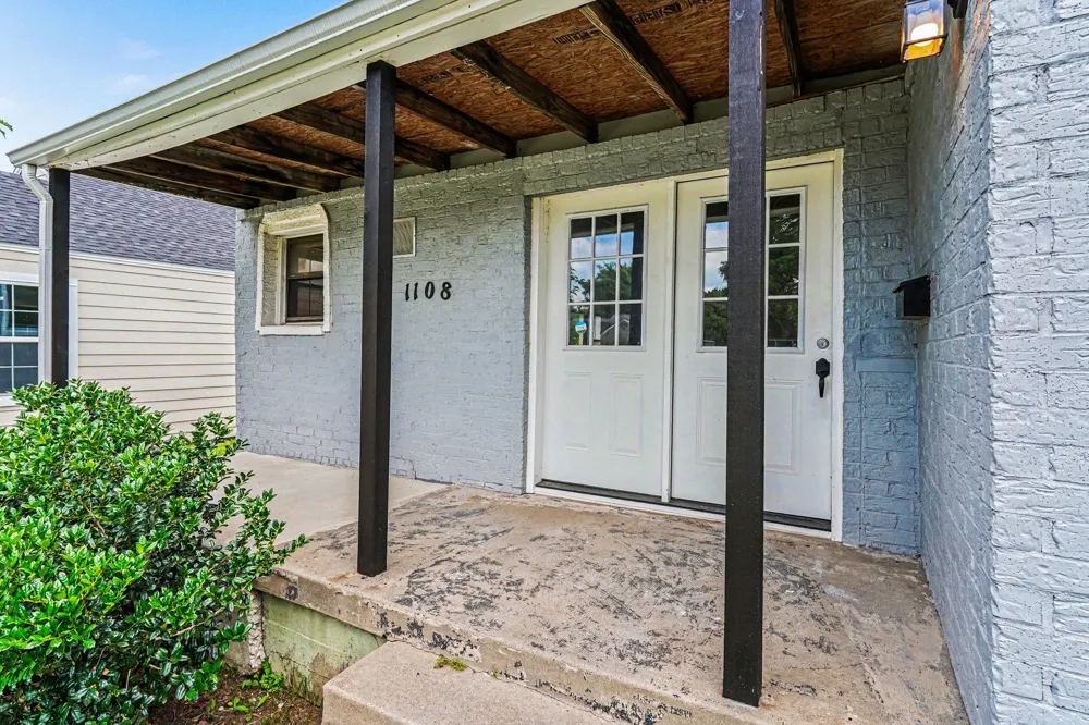 1108 E Robert Street Fort Worth, TX 76104