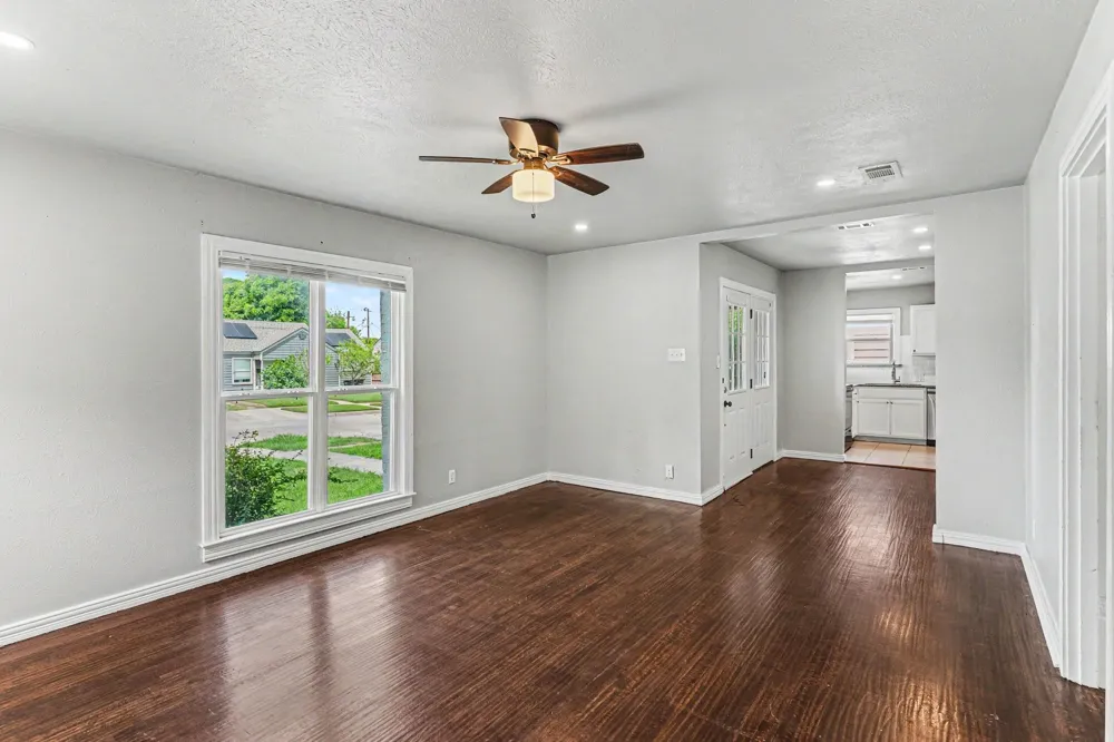 1108 E Robert Street Fort Worth, TX 76104