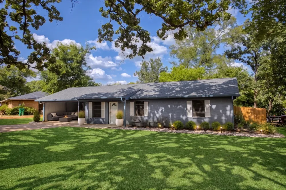 130 Hillcrest Drive Palestine, TX 75801