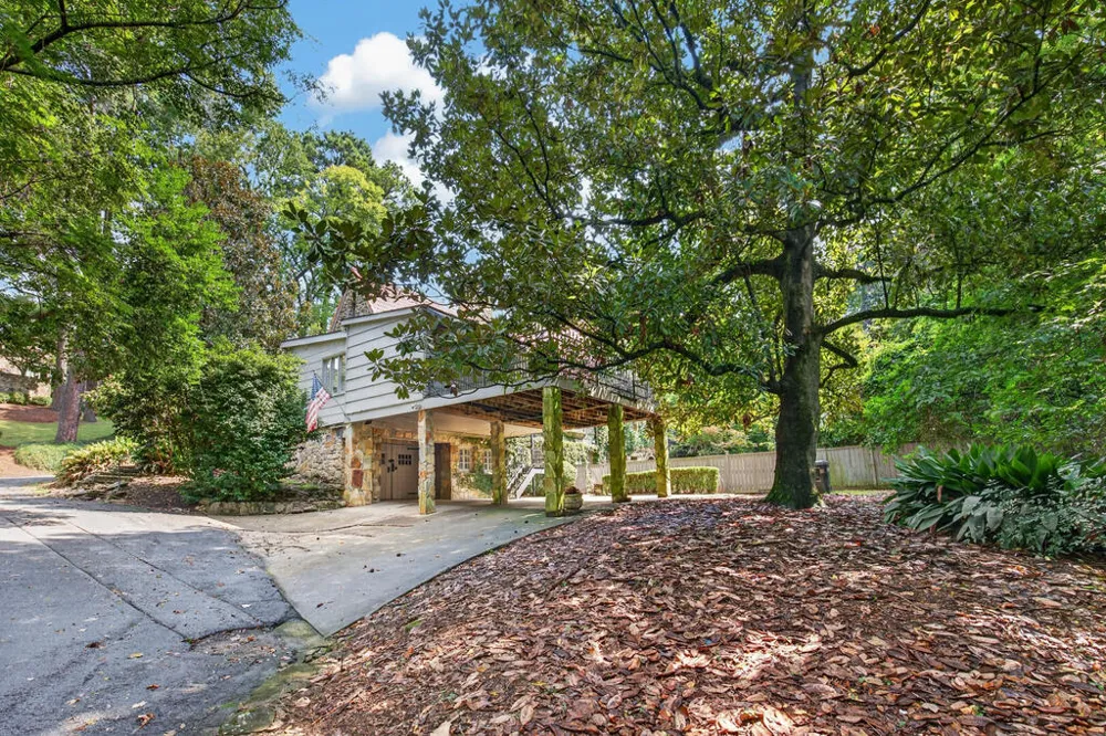 1414 W Dinglewood Drive Columbus, GA 31906
