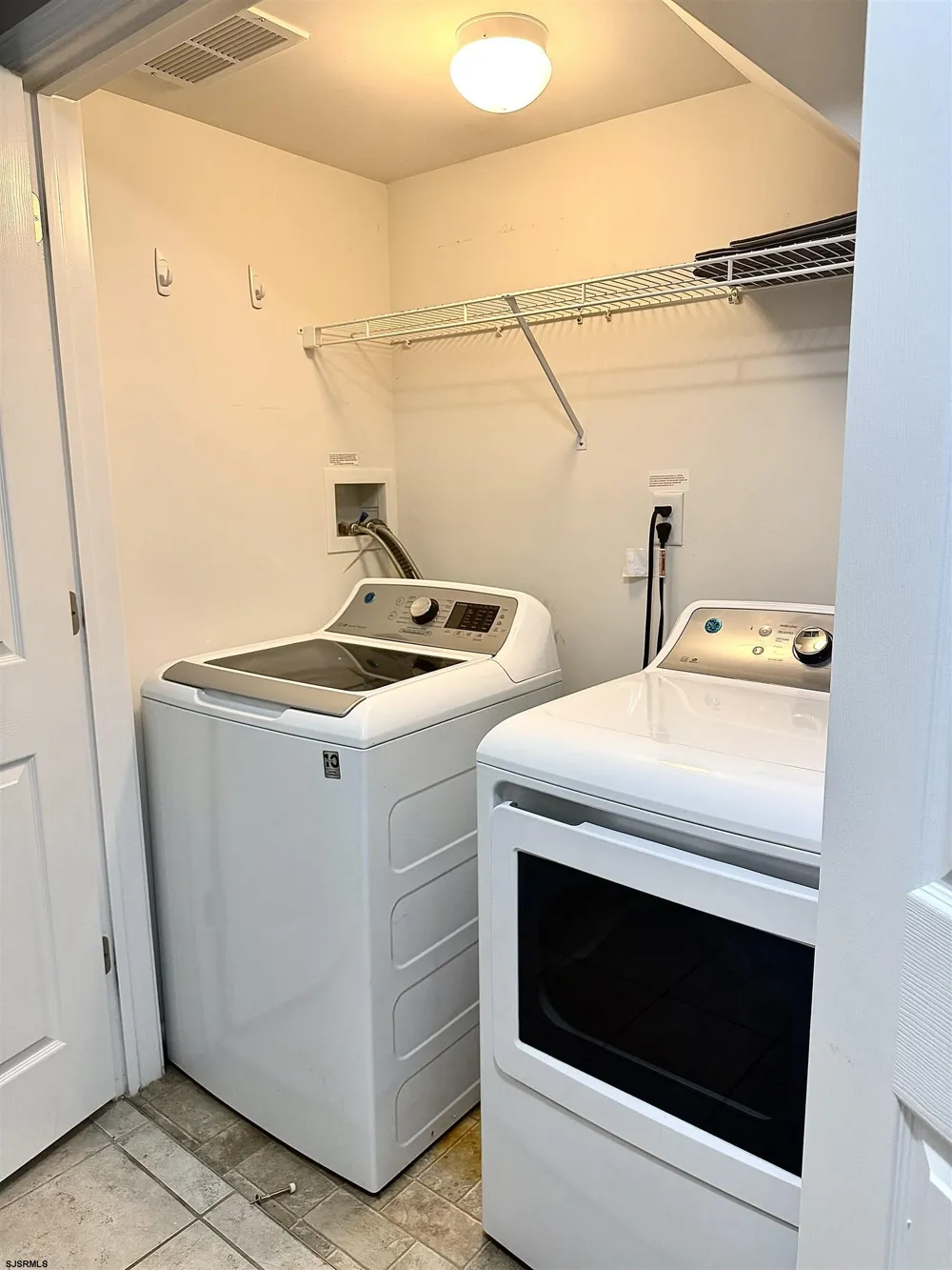 219 Mallard Ln Pleasantville, NJ 08232