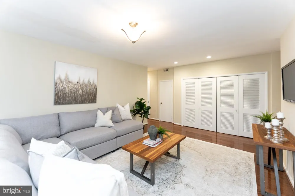 135 S 19TH STREET #1607-08 Philadelphia, PA 19103