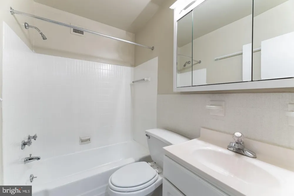 135 S 19TH STREET #1607-08 Philadelphia, PA 19103