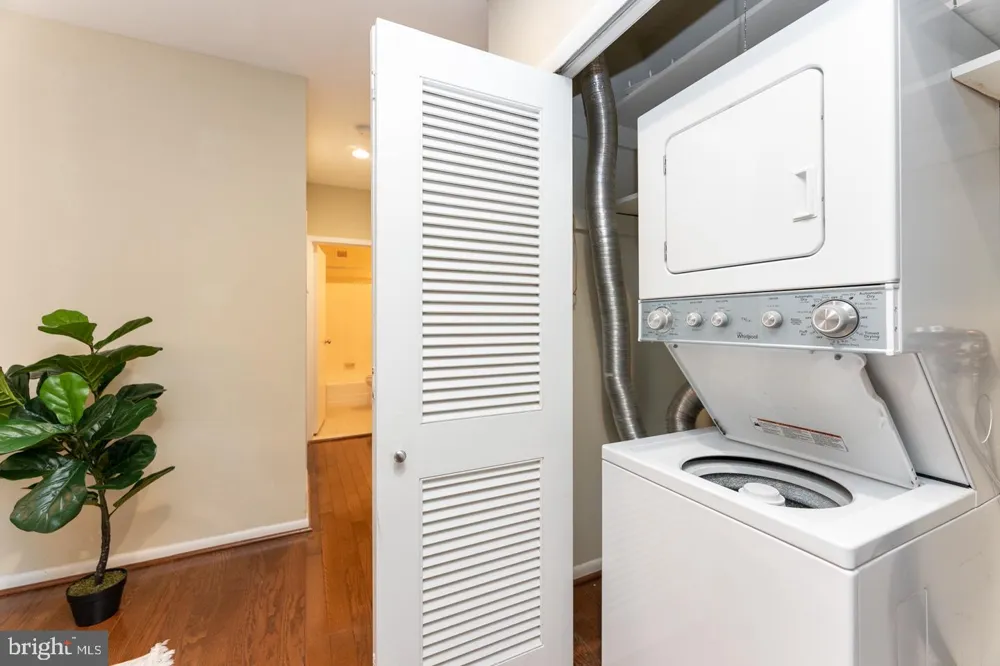 135 S 19TH STREET #1607-08 Philadelphia, PA 19103