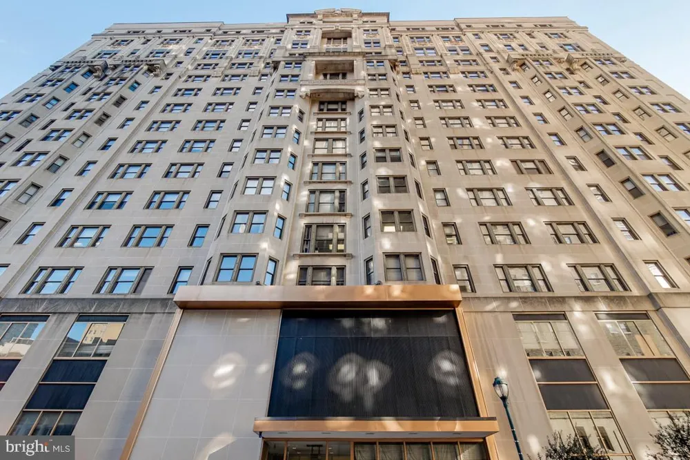 135 S 19TH STREET #1607-08 Philadelphia, PA 19103