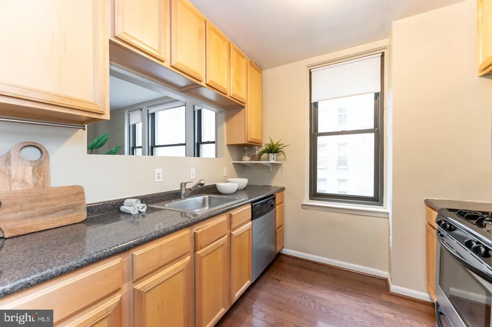 135 S 19TH STREET #1607-08 Philadelphia, PA 19103