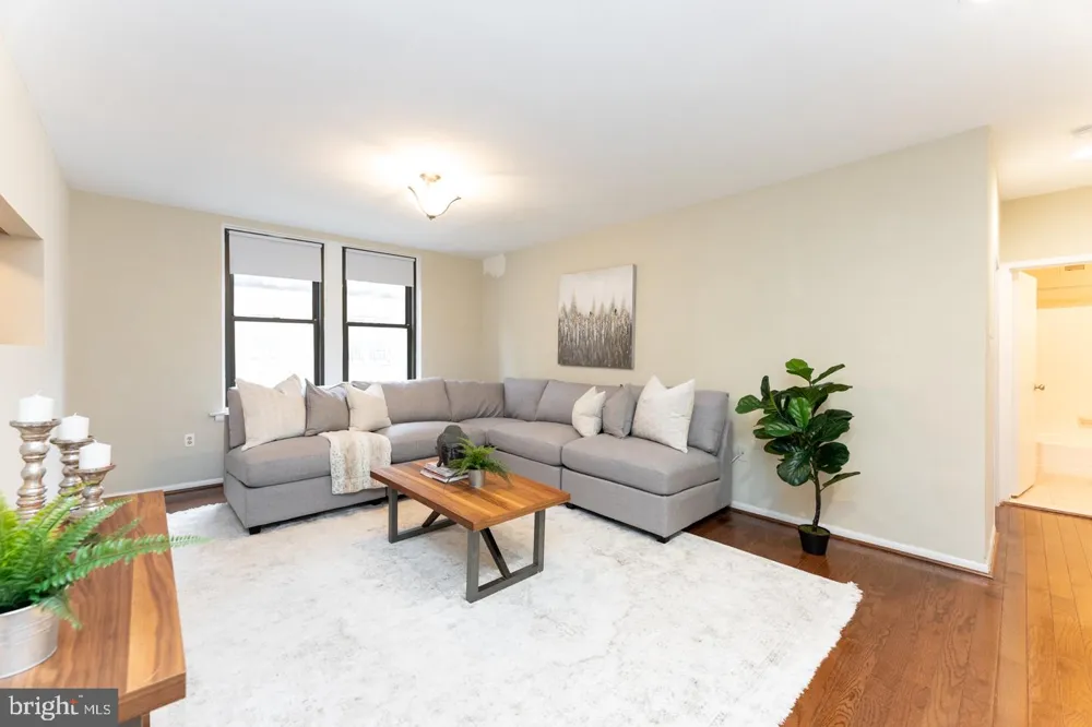 135 S 19TH STREET #1607-08 Philadelphia, PA 19103
