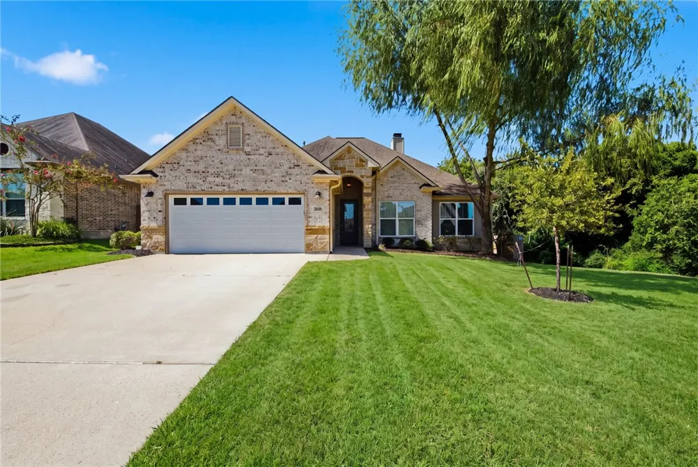 3509 Dovecote Bryan, TX 77808