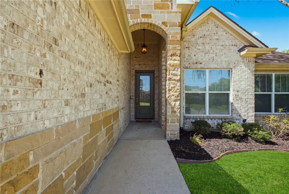 3509 Dovecote Bryan, TX 77808