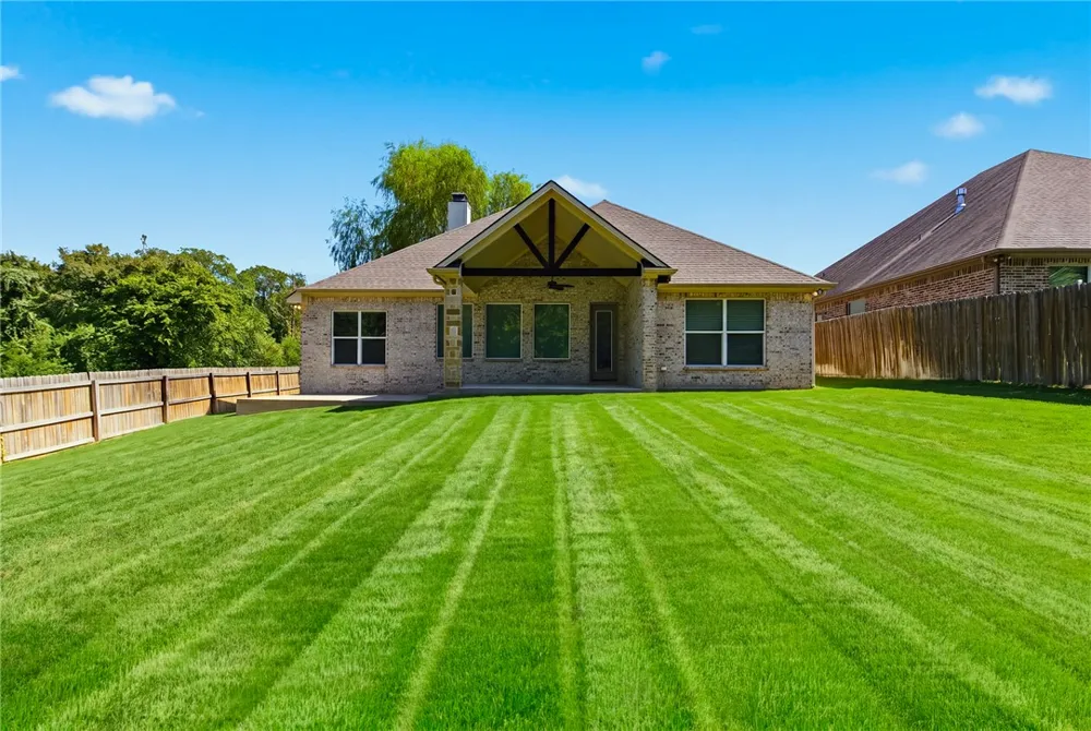 3509 Dovecote Bryan, TX 77808