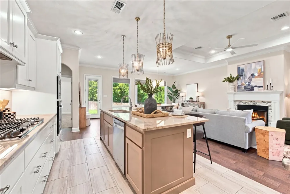3509 Dovecote Bryan, TX 77808