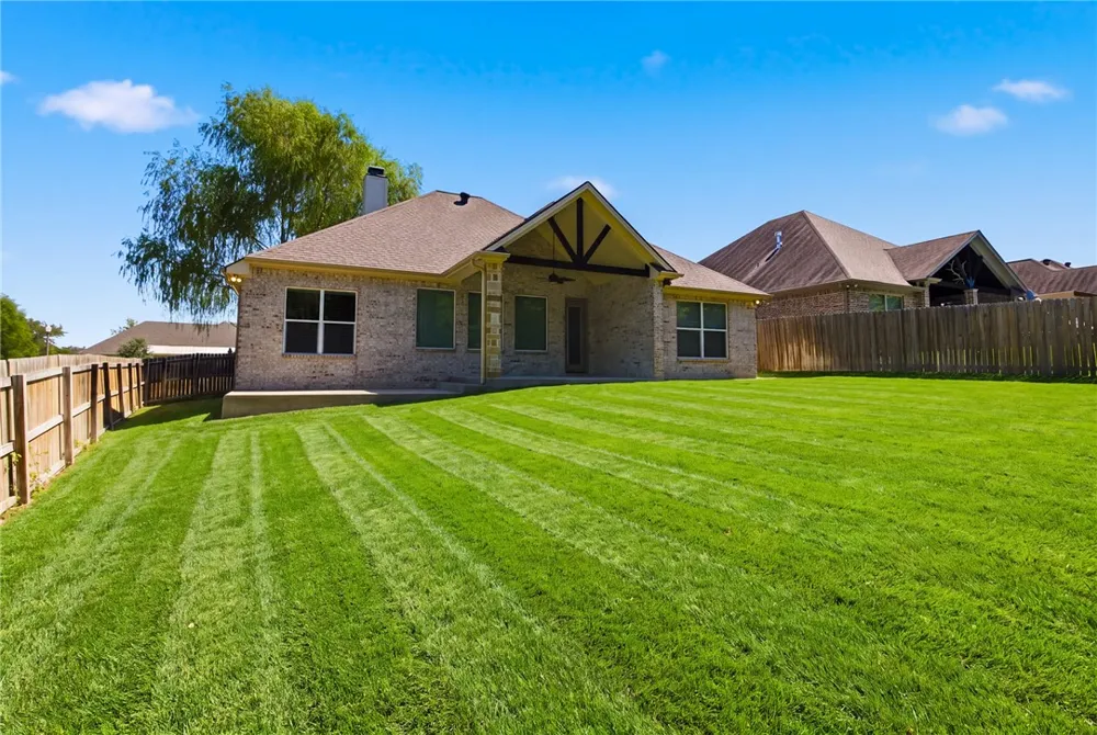 3509 Dovecote Bryan, TX 77808