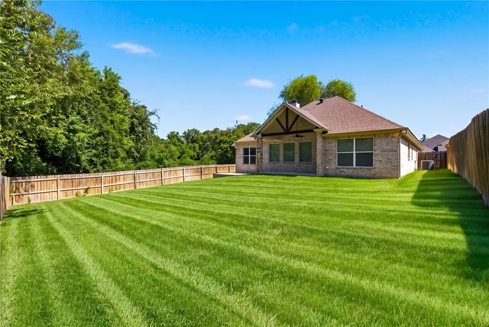 3509 Dovecote Bryan, TX 77808