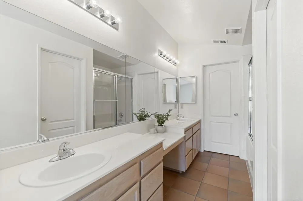 11306 Portobelo Drive #5 San Diego, CA 92124