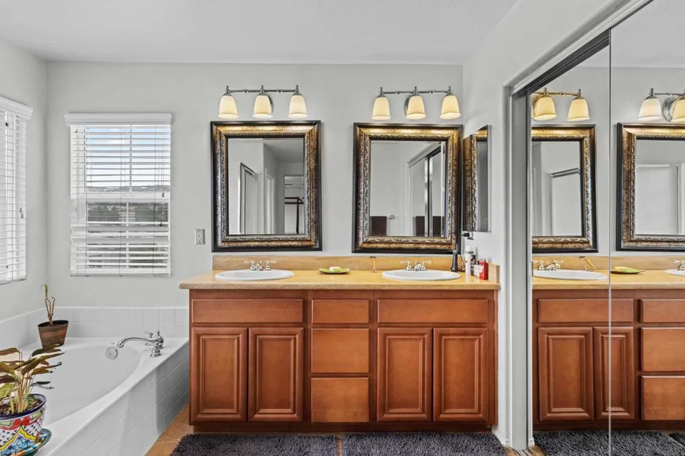 958 Avalon Way San Marcos, CA 92078