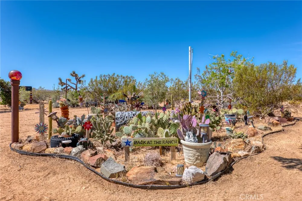 59025 La Brisa Yucca Valley, CA 92284