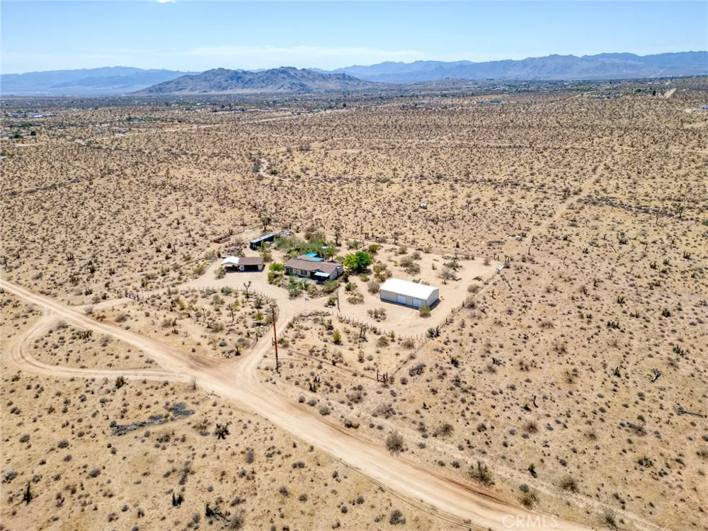 59025 La Brisa Yucca Valley, CA 92284