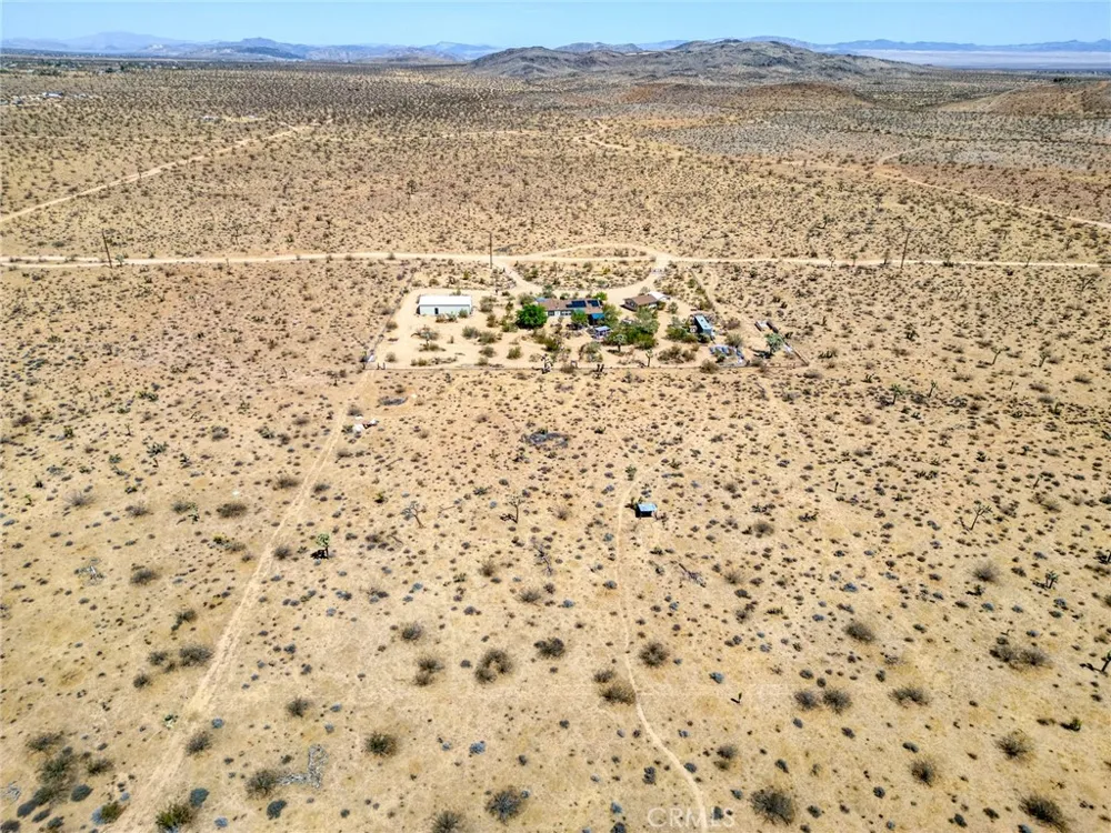 59025 La Brisa Yucca Valley, CA 92284