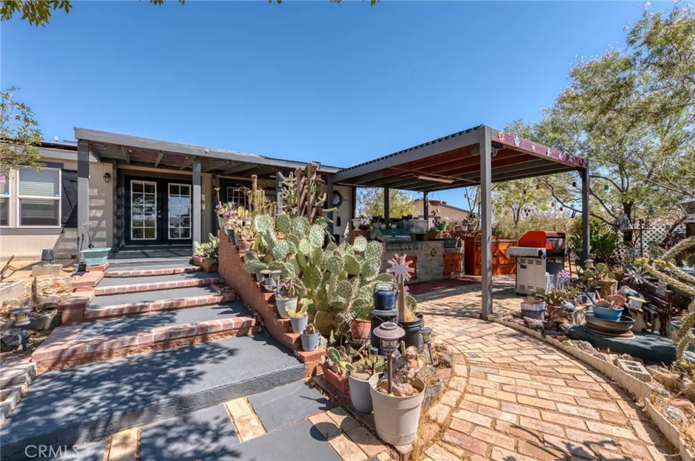 59025 La Brisa Yucca Valley, CA 92284
