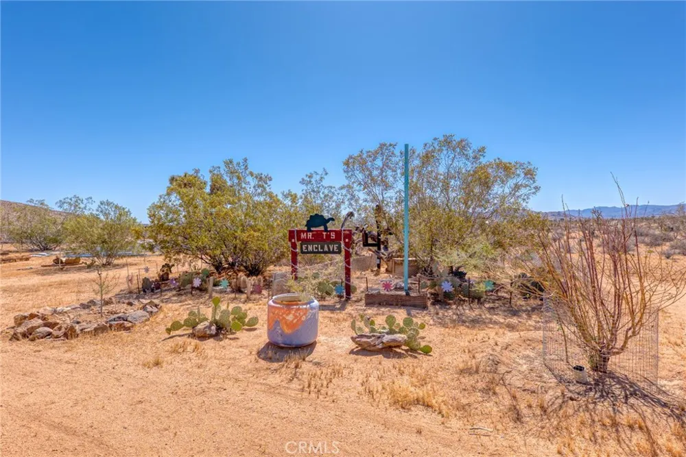 59025 La Brisa Yucca Valley, CA 92284