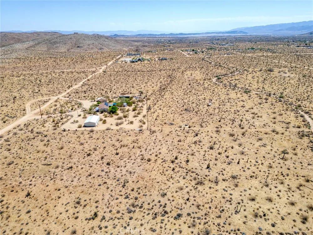 59025 La Brisa Yucca Valley, CA 92284