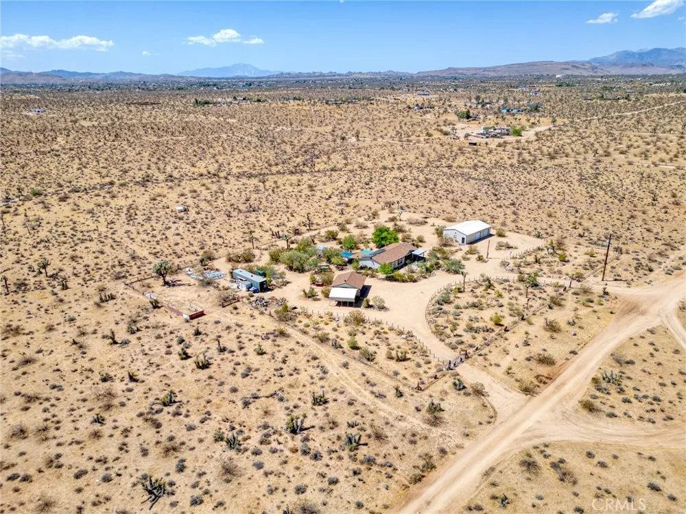 59025 La Brisa Yucca Valley, CA 92284