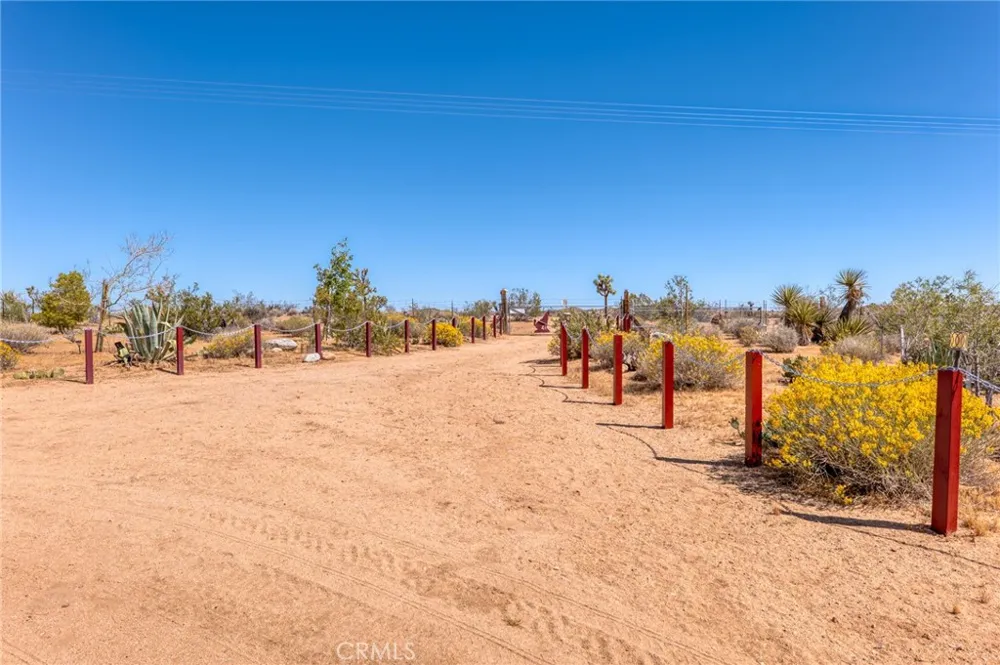 59025 La Brisa Yucca Valley, CA 92284